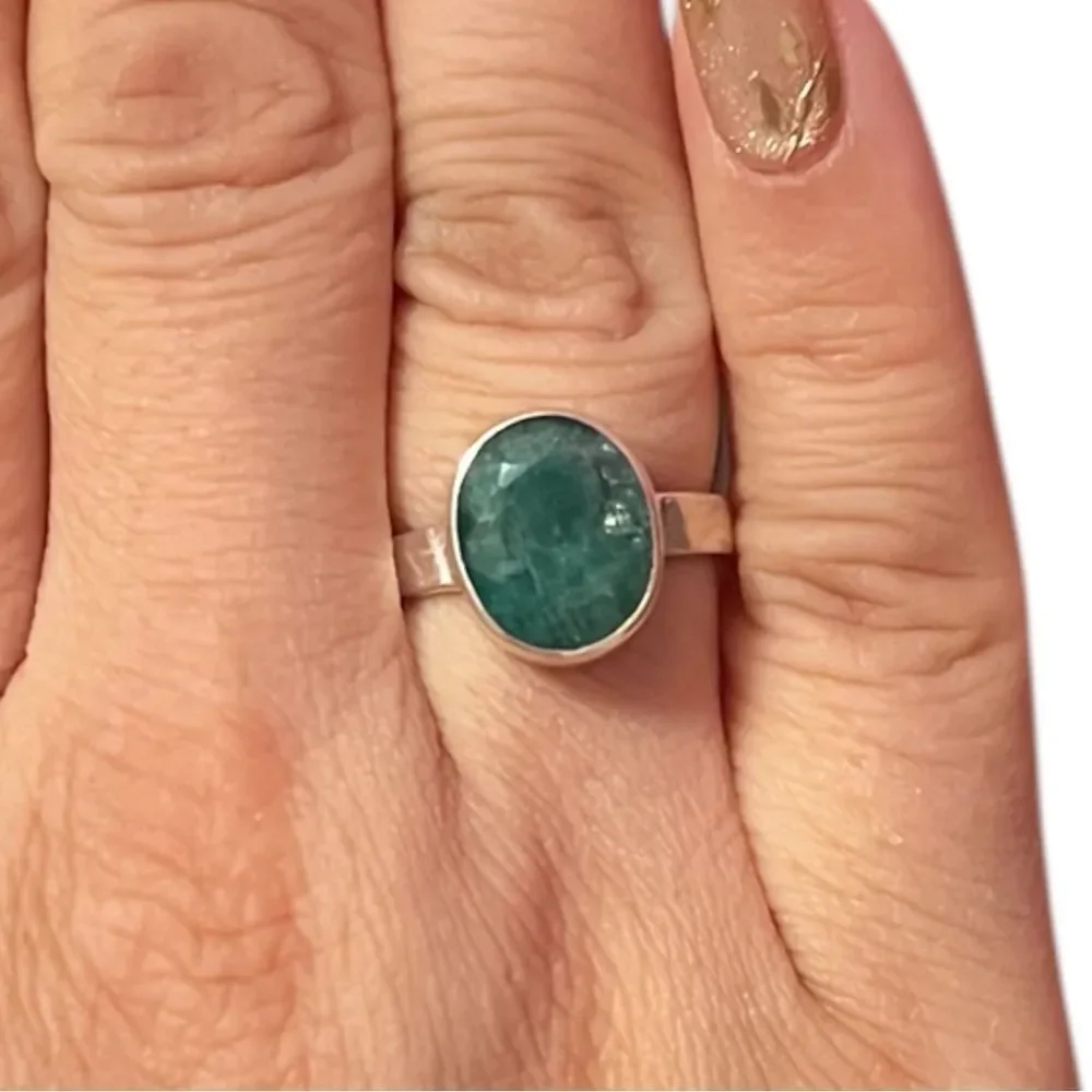 Elegant Large Oval Emerald Sterling Silver Ring Size 7